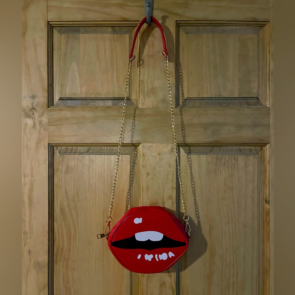 Mouth Purse